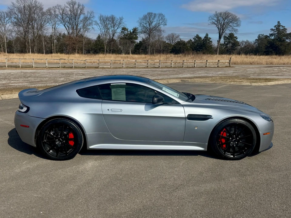2015 Aston Martin V12 Vantage (2010-2018) - Image 8 of 12