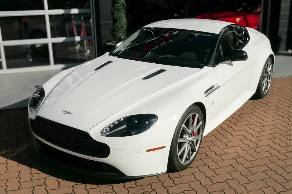 2015 Aston Martin - Image 8 of 9