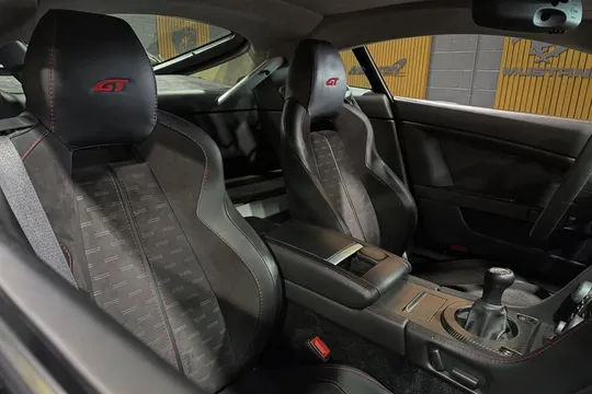 2015 Aston Martin - Image 4 of 9