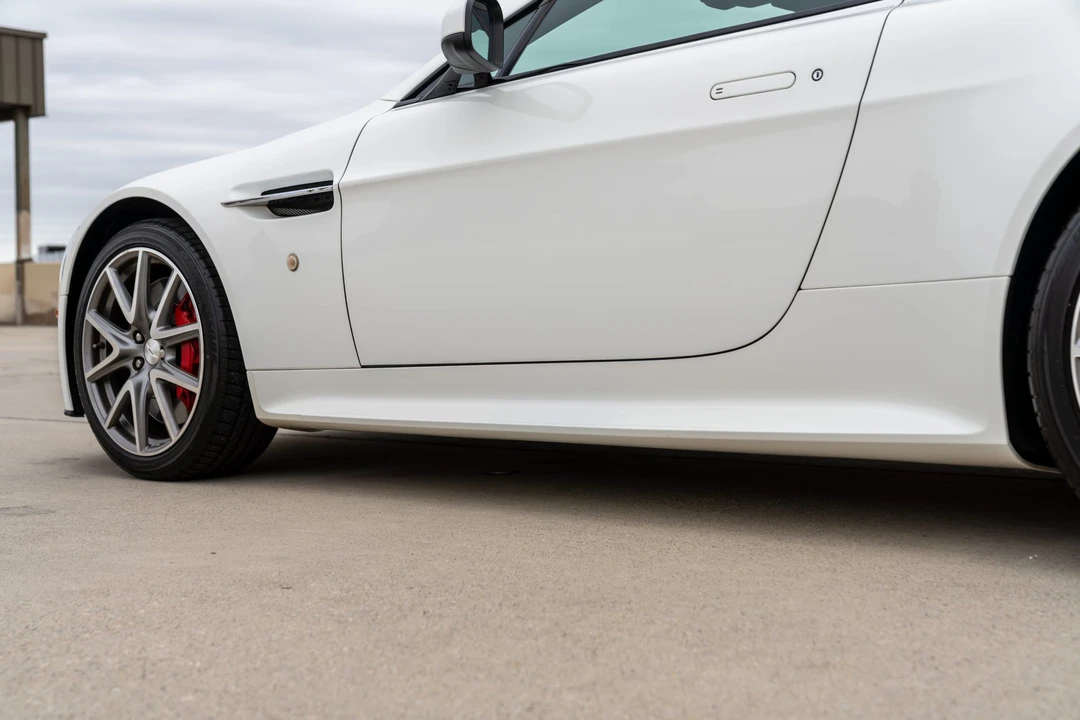 2015 Aston Martin V8 Vantage (2006-2017) - Image 25 of 31
