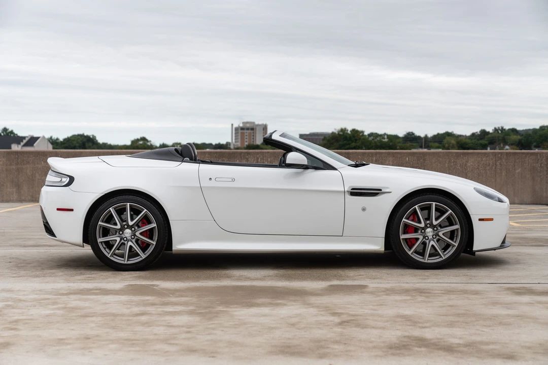 2015 Aston Martin V8 Vantage (2006-2017) - Image 5 of 31
