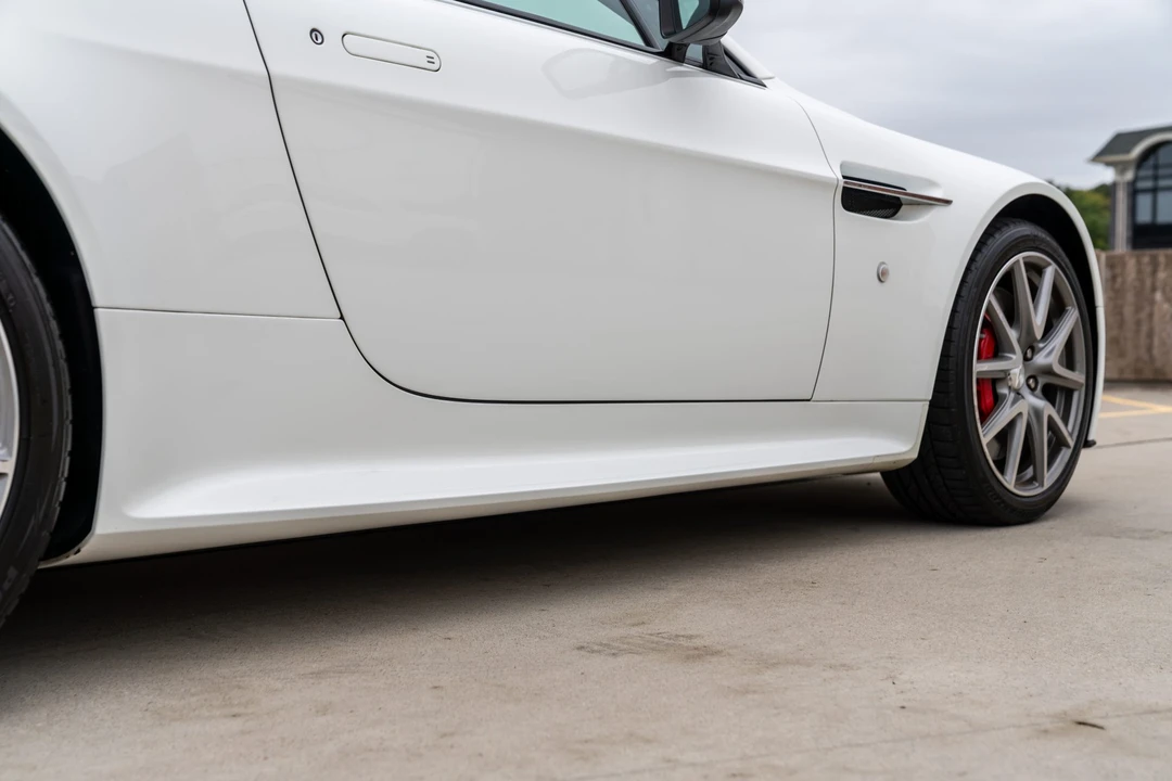 2015 Aston Martin V8 Vantage (2006-2017) - Image 27 of 31