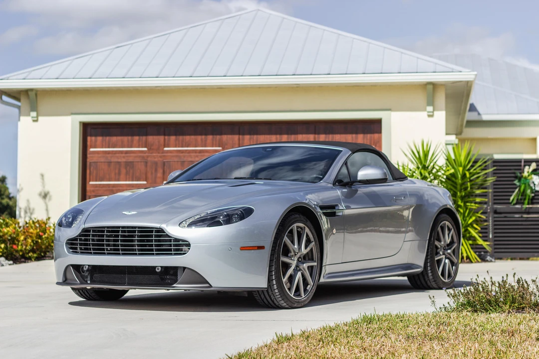 2015 Aston Martin V8 Vantage (2006-2017) - Image 10 of 31