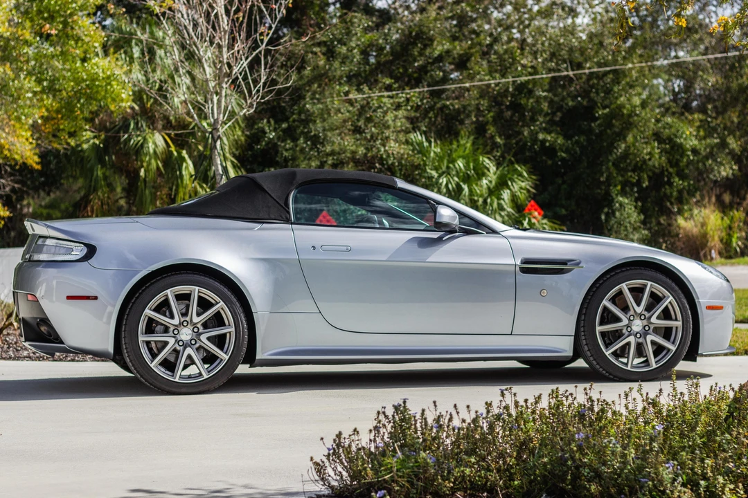 2015 Aston Martin V8 Vantage (2006-2017) - Image 16 of 31