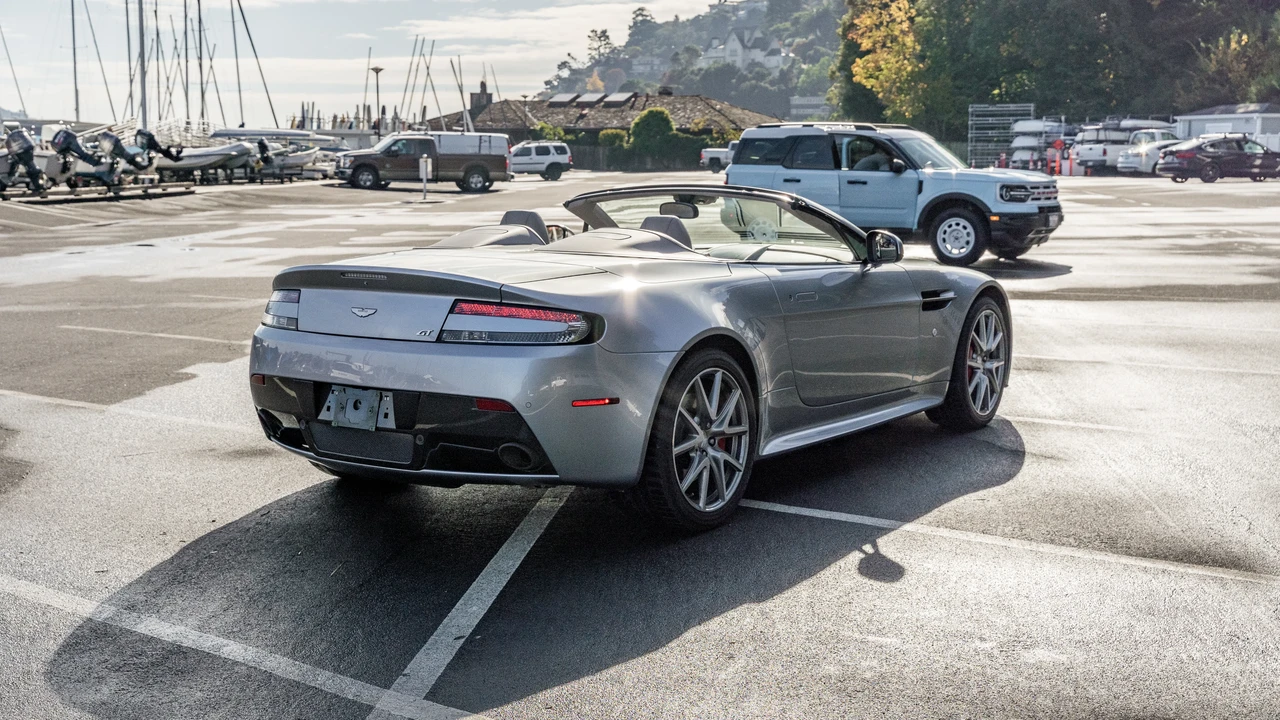2015 Aston Martin V8 Vantage (2006-2017) - Image 6 of 31