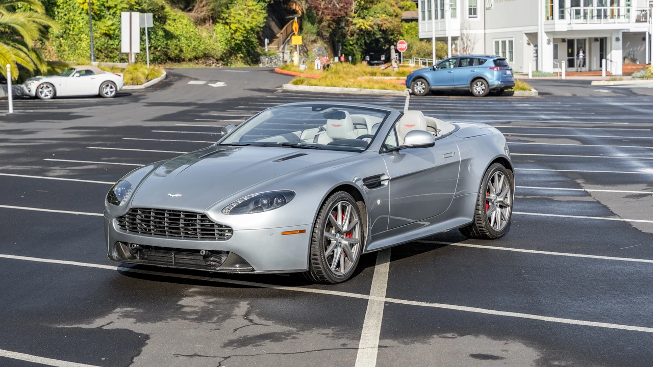 2015 Aston Martin V8 Vantage (2006-2017) - Image 10 of 31
