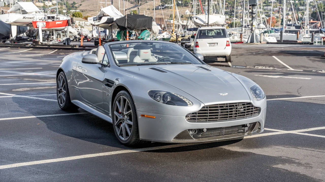 2015 Aston Martin V8 Vantage (2006-2017) - Image 4 of 31