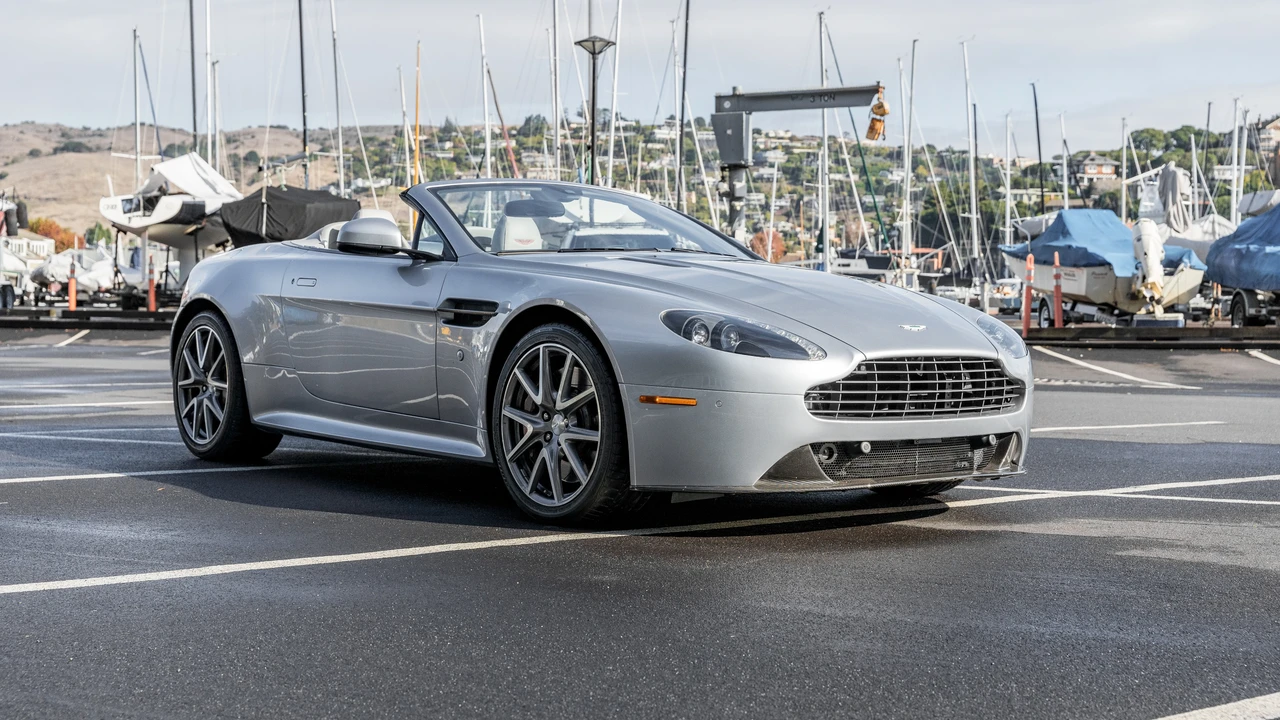 2015 Aston Martin V8 Vantage (2006-2017) - Image 13 of 31