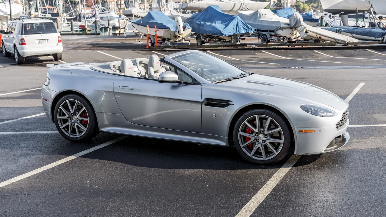2015 Aston Martin V8 Vantage (2006-2017) - Image 12 of 31