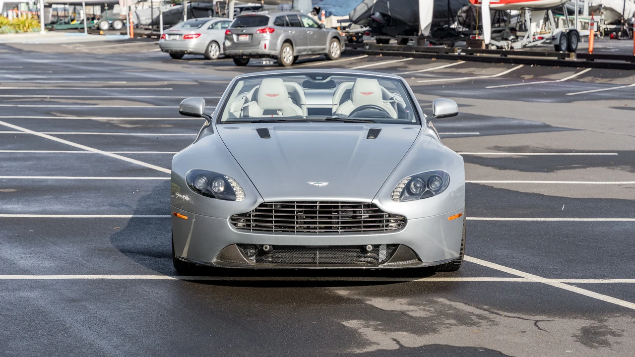 2015 Aston Martin V8 Vantage (2006-2017) - Image 3 of 31