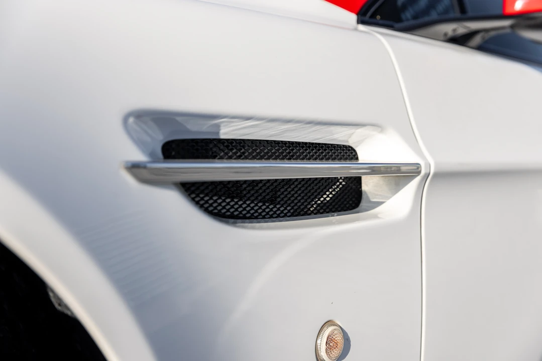 2015 Aston Martin V8 Vantage (2006-2017) - Image 28 of 31