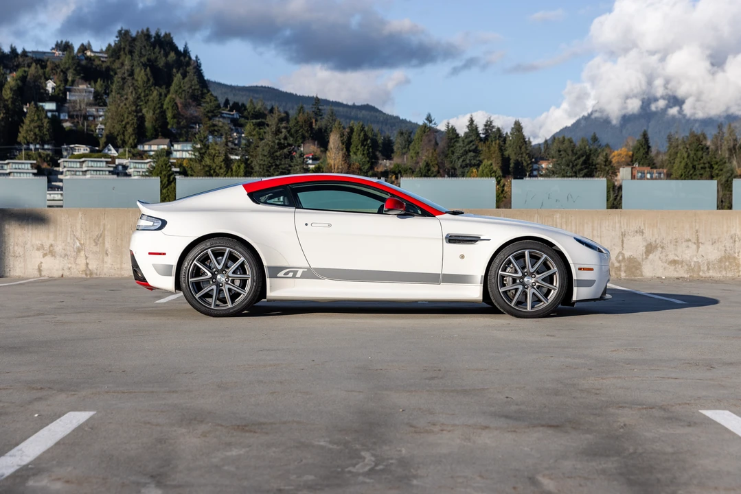 2015 Aston Martin V8 Vantage (2006-2017) - Image 6 of 31