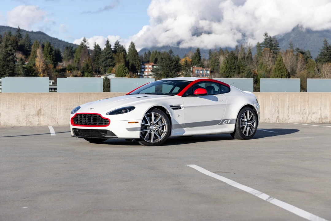 2015 Aston Martin V8 Vantage (2006-2017) - Image 17 of 31
