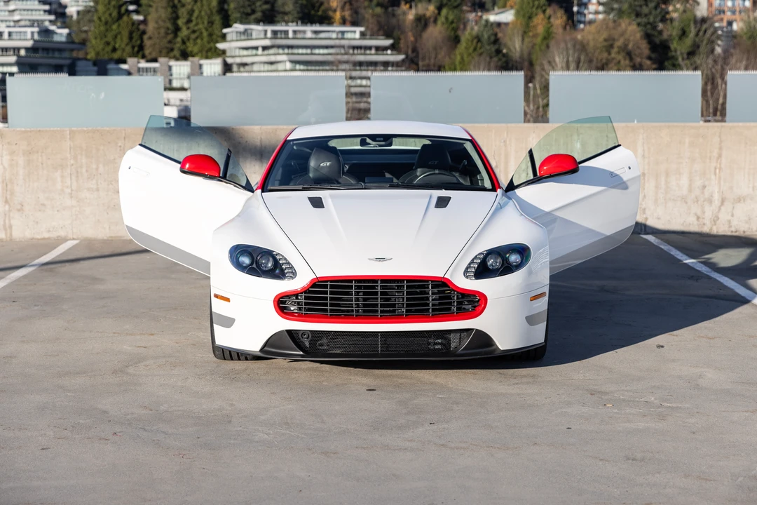 2015 Aston Martin V8 Vantage (2006-2017) - Image 15 of 31