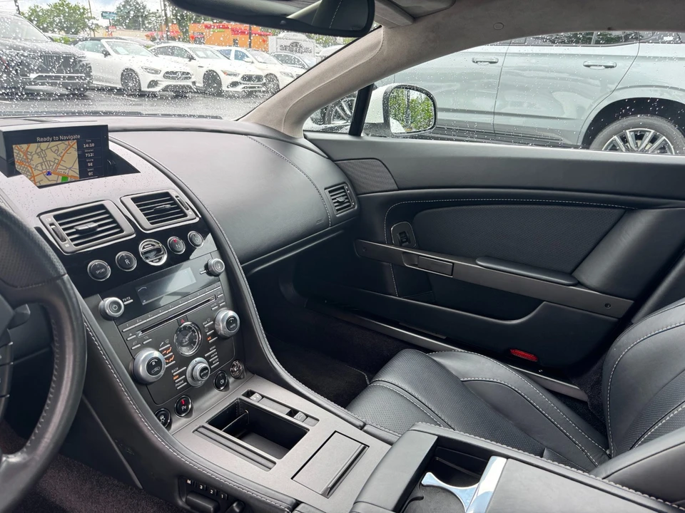 2015 Aston Martin Vantage - Image 24 of 31