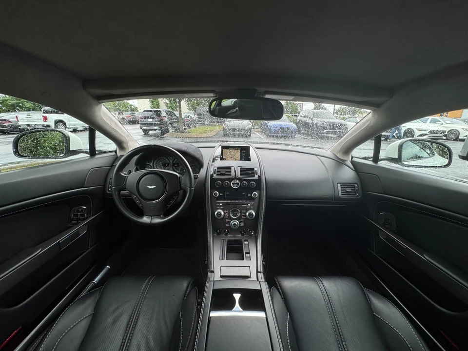 2015 Aston Martin Vantage - Image 10 of 31