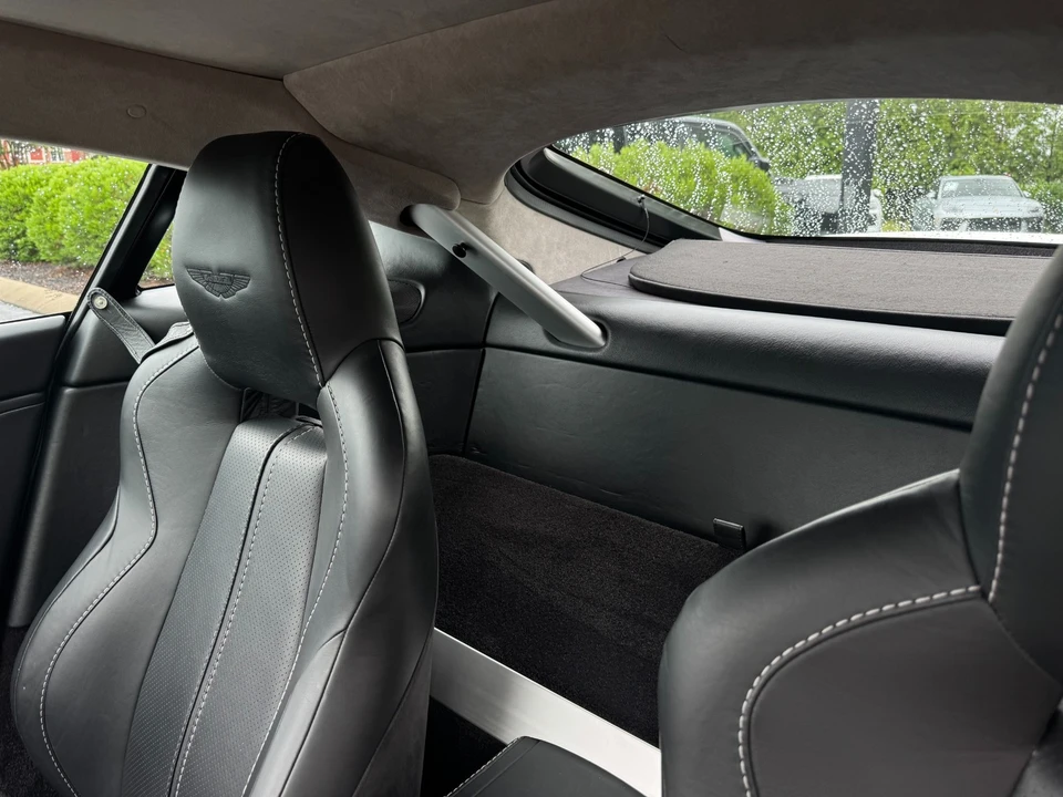 2015 Aston Martin Vantage - Image 25 of 31