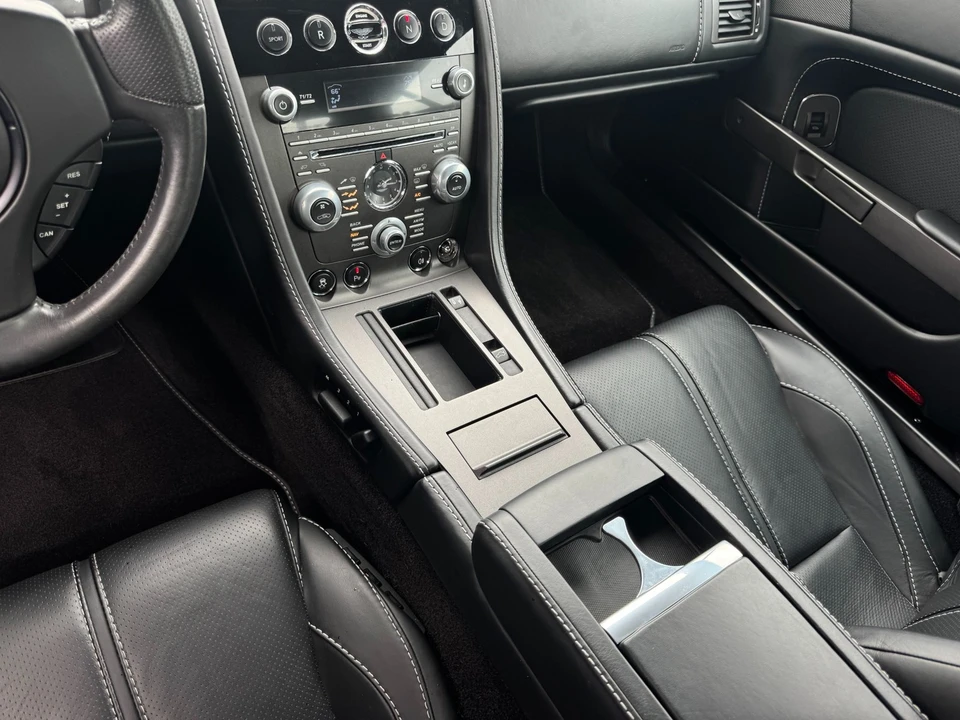 2015 Aston Martin Vantage - Image 13 of 31