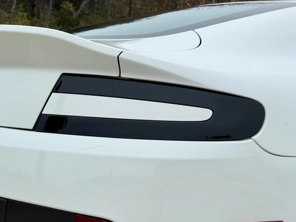 2015 Aston Martin Vantage - Image 9 of 31
