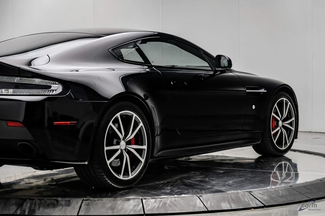 2015 Aston Martin Vantage - Image 22 of 31