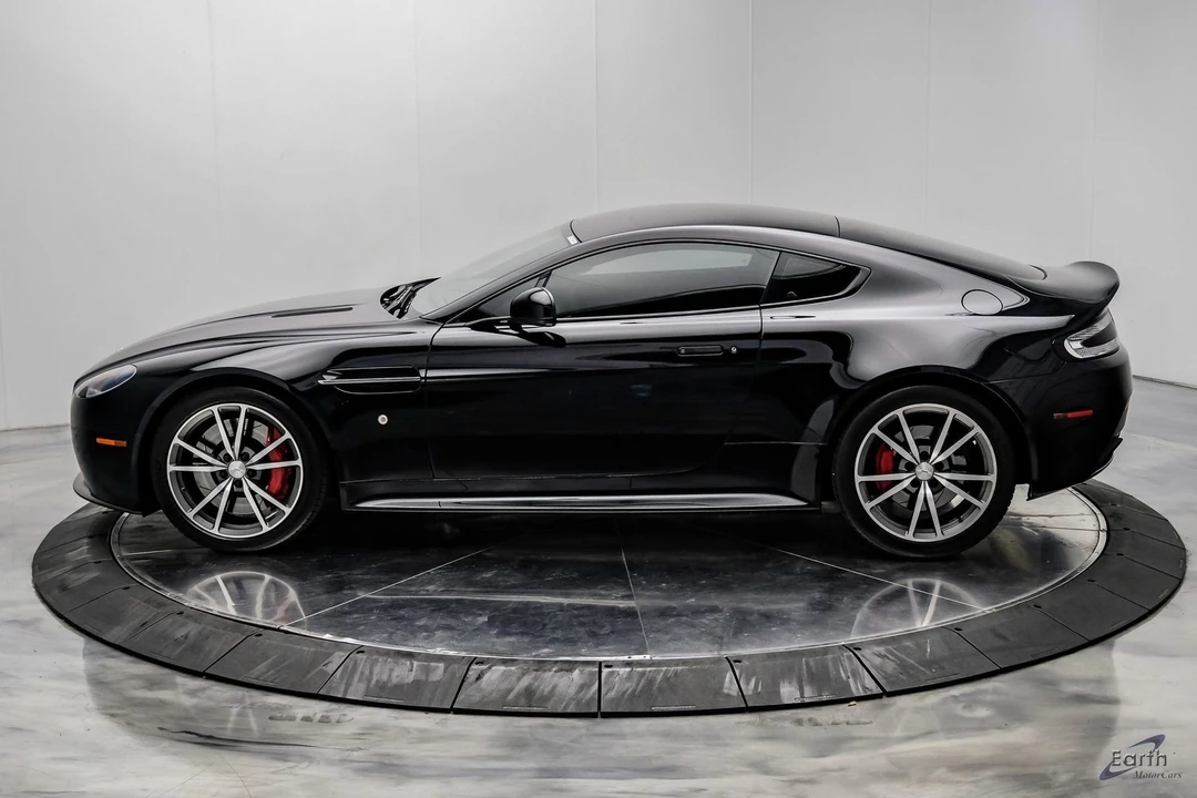 2015 Aston Martin Vantage - Image 9 of 31