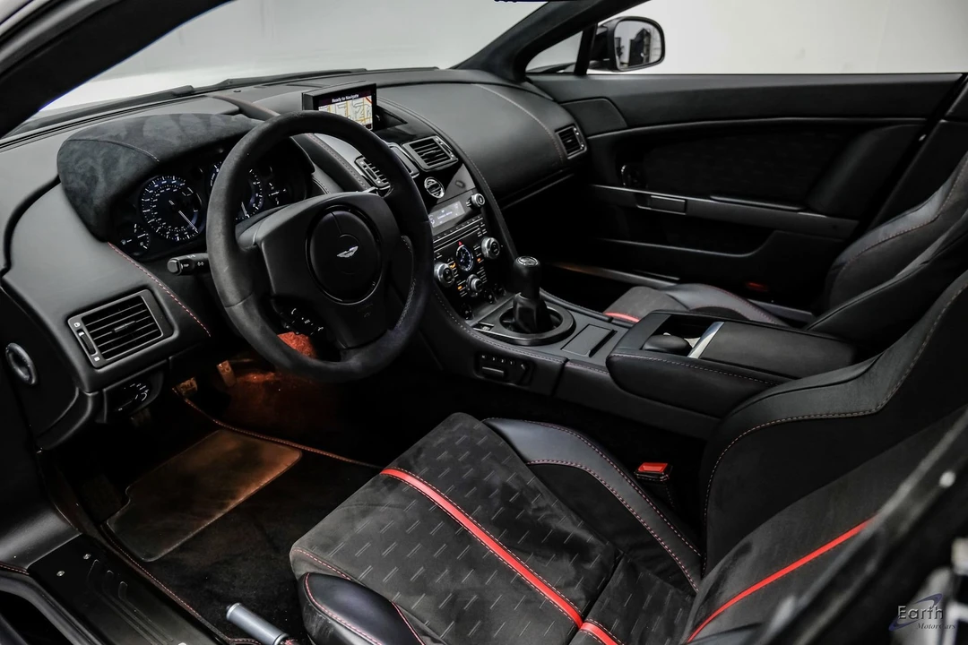 2015 Aston Martin Vantage - Image 2 of 31
