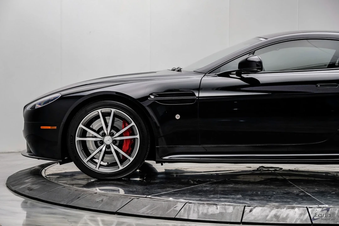 2015 Aston Martin Vantage - Image 10 of 31