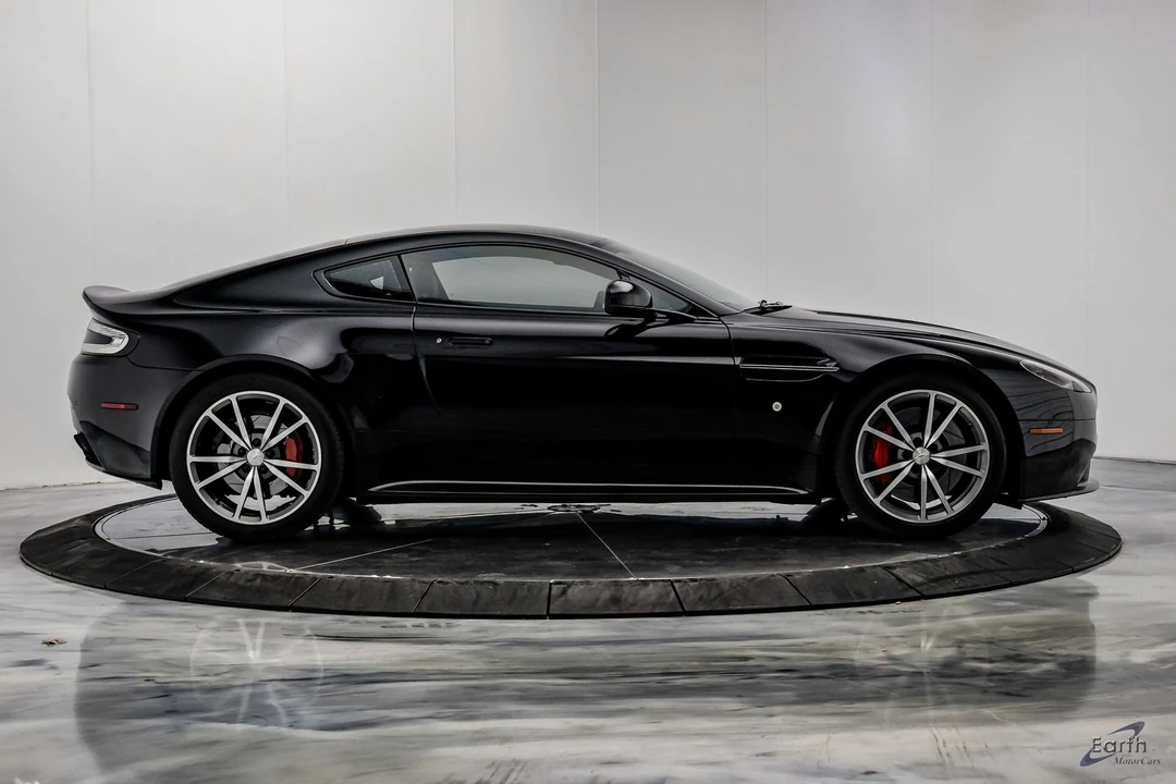2015 Aston Martin Vantage - Image 23 of 31