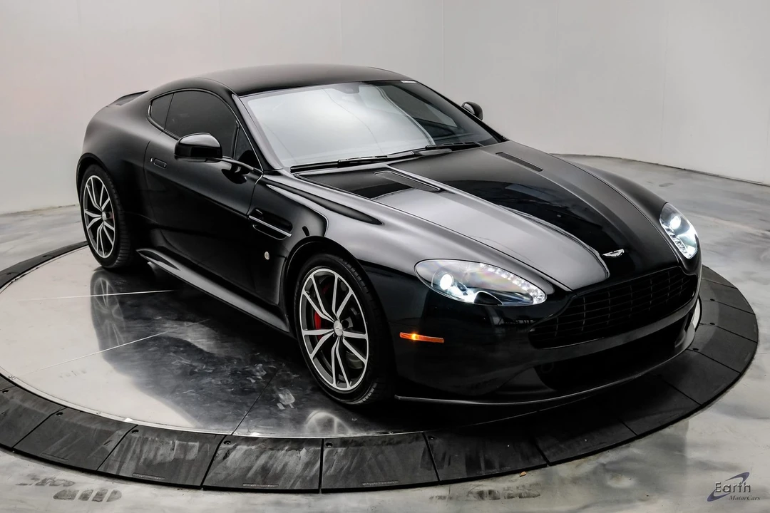 2015 Aston Martin Vantage - Image 29 of 31