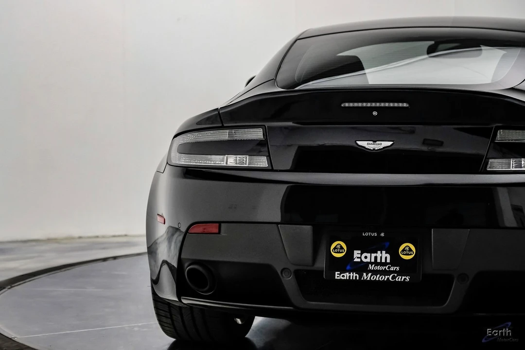 2015 Aston Martin Vantage - Image 17 of 31