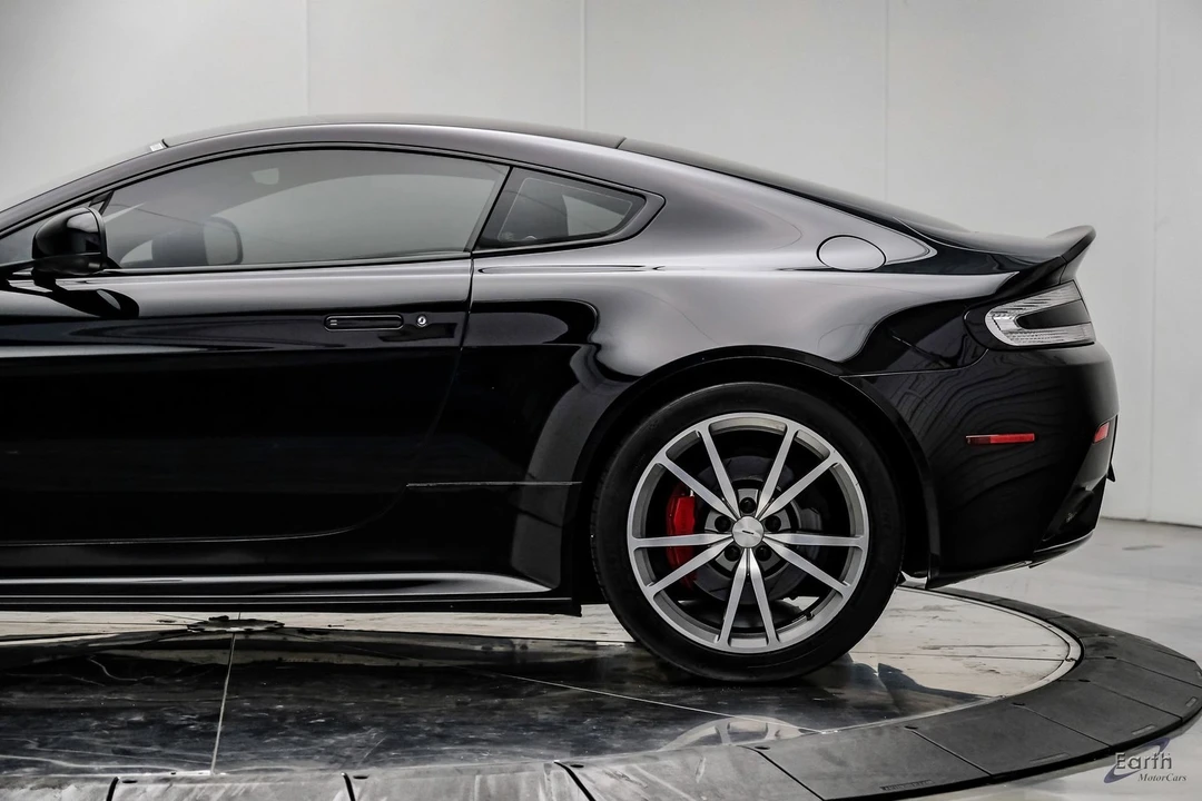 2015 Aston Martin Vantage - Image 11 of 31