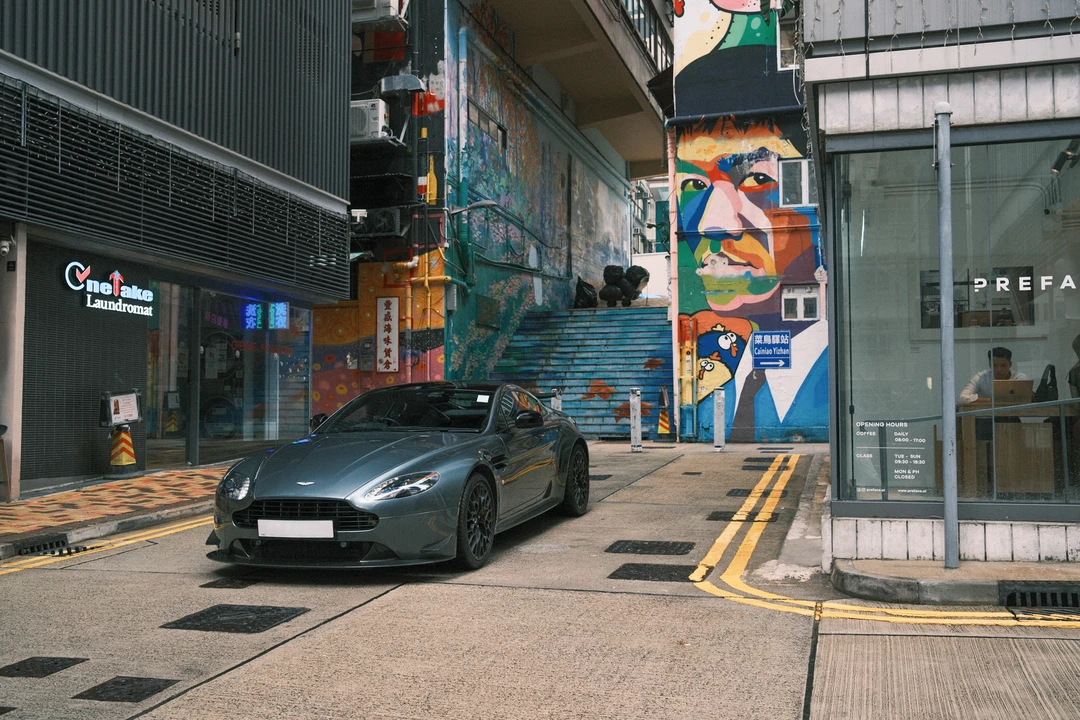 2015 Aston Martin V8 Vantage (2006-2017) - Image 10 of 31