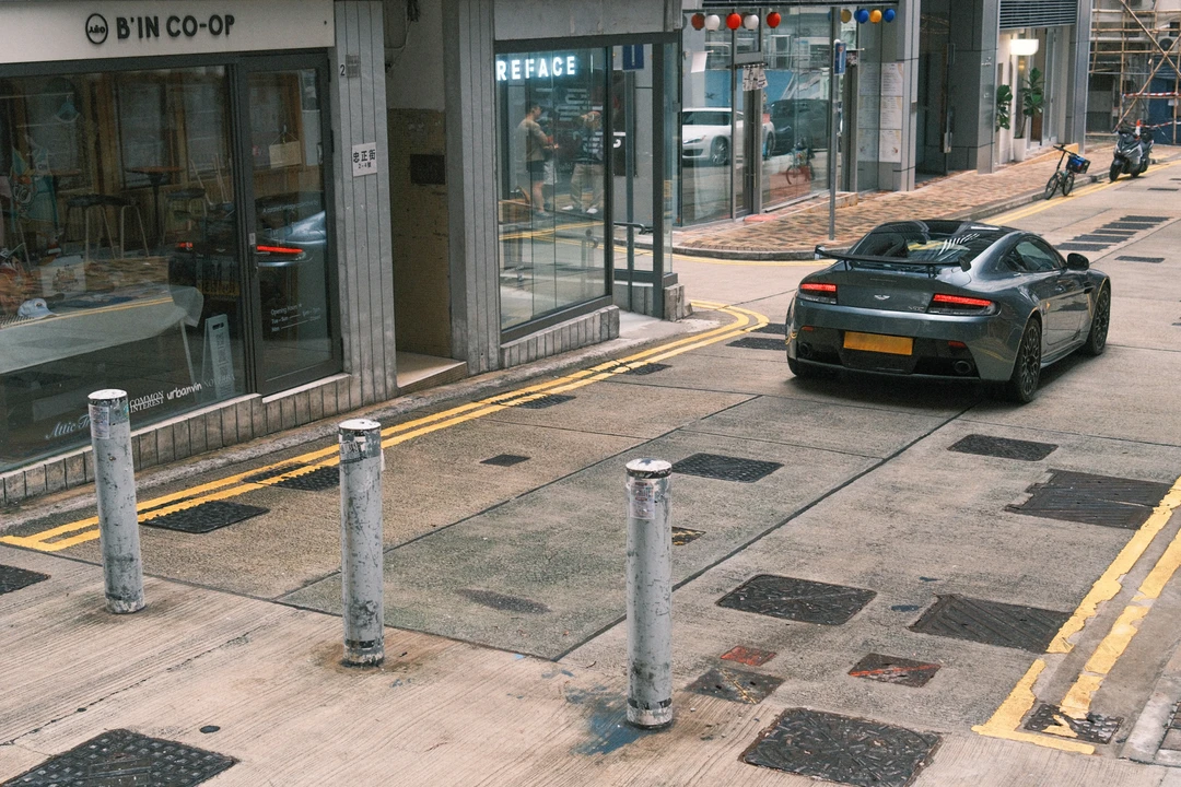 2015 Aston Martin V8 Vantage (2006-2017) - Image 14 of 31