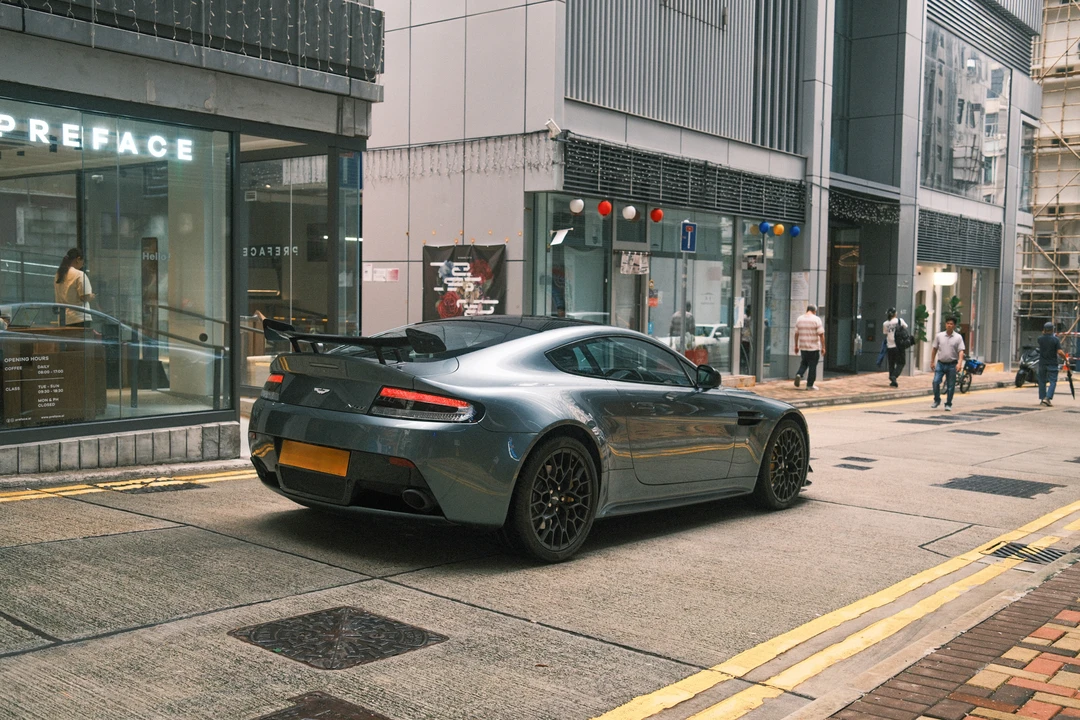 2015 Aston Martin V8 Vantage (2006-2017) - Image 17 of 31