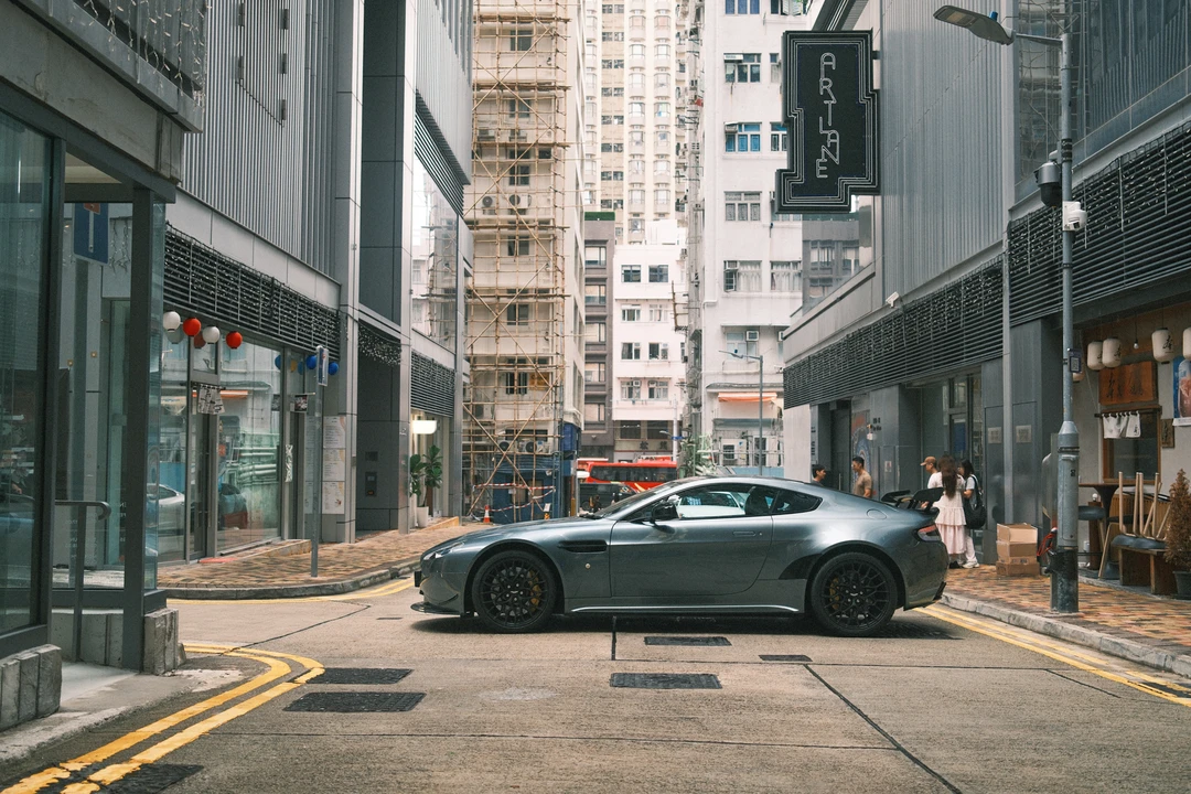 2015 Aston Martin V8 Vantage (2006-2017) - Image 25 of 31