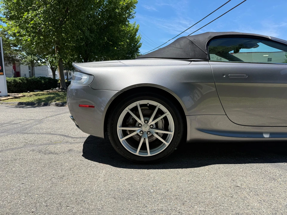 2015 Aston Martin V8 Vantage (2006-2017) - Image 27 of 31