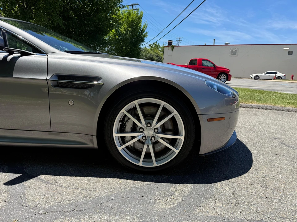 2015 Aston Martin V8 Vantage (2006-2017) - Image 28 of 31