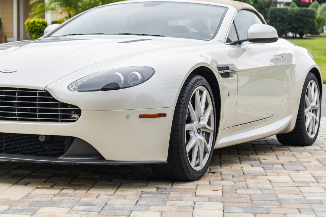 2015 Aston Martin V8 Vantage (2006-2017) - Image 30 of 31