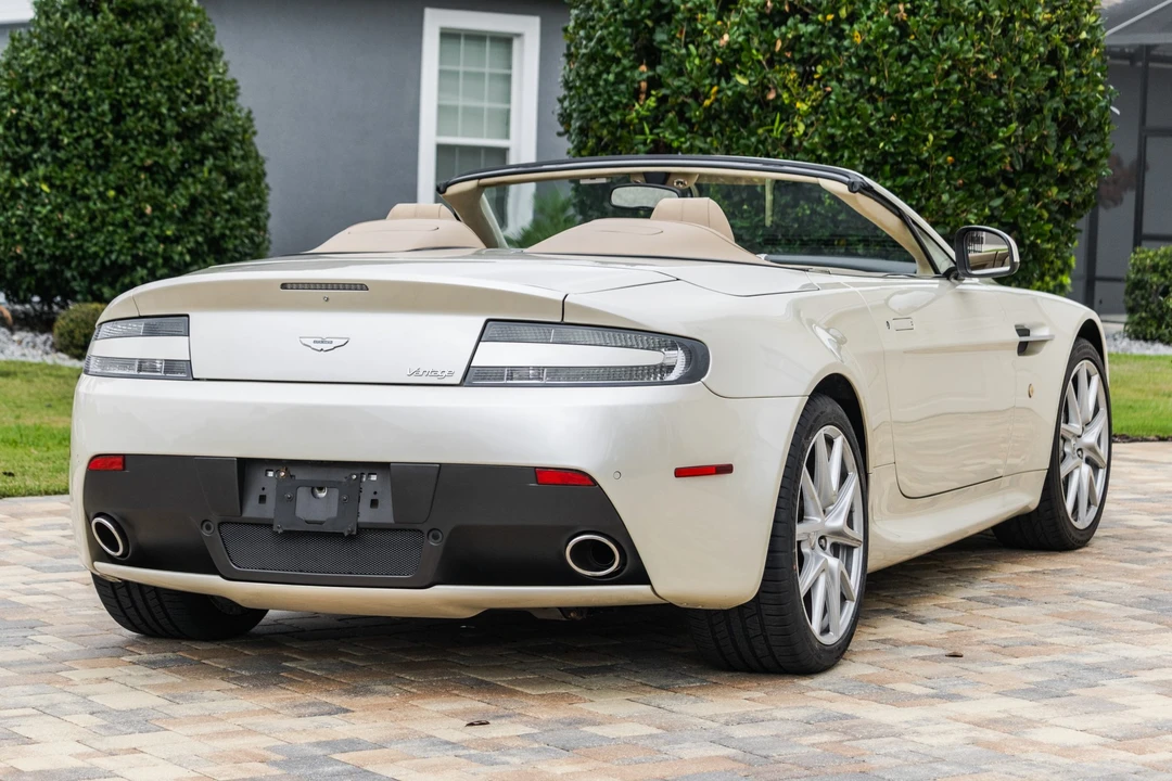 2015 Aston Martin V8 Vantage (2006-2017) - Image 8 of 31