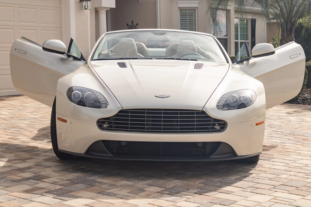 2015 Aston Martin V8 Vantage (2006-2017) - Image 12 of 31