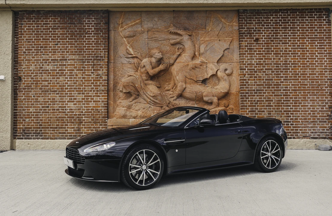 2015 Aston Martin V8 Vantage (2006-2017) - Image 9 of 31