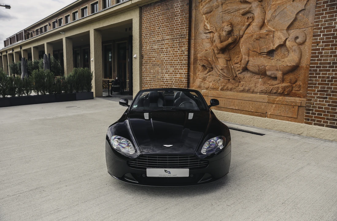 2015 Aston Martin V8 Vantage (2006-2017) - Image 2 of 31