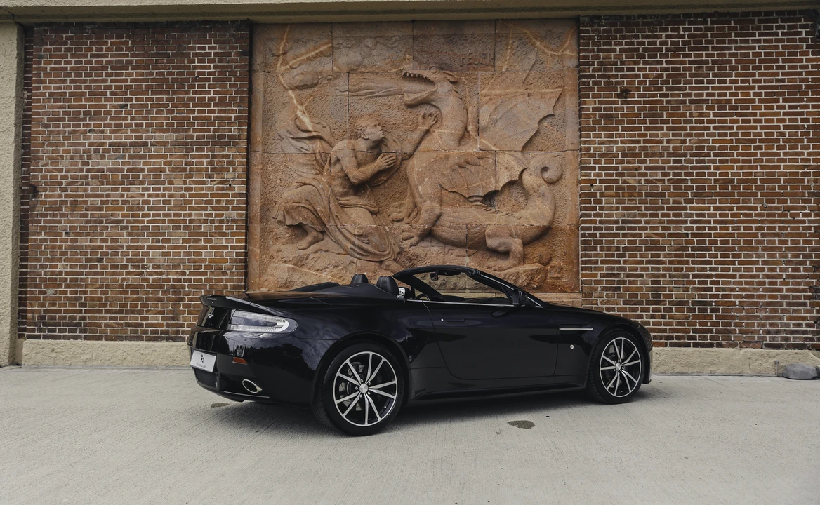 2015 Aston Martin V8 Vantage (2006-2017) - Image 5 of 31