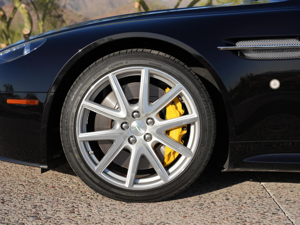 2015 Aston Martin V8 Vantage (2006-2017) - Image 28 of 31
