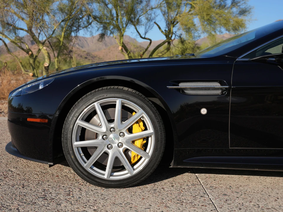 2015 Aston Martin V8 Vantage (2006-2017) - Image 19 of 31