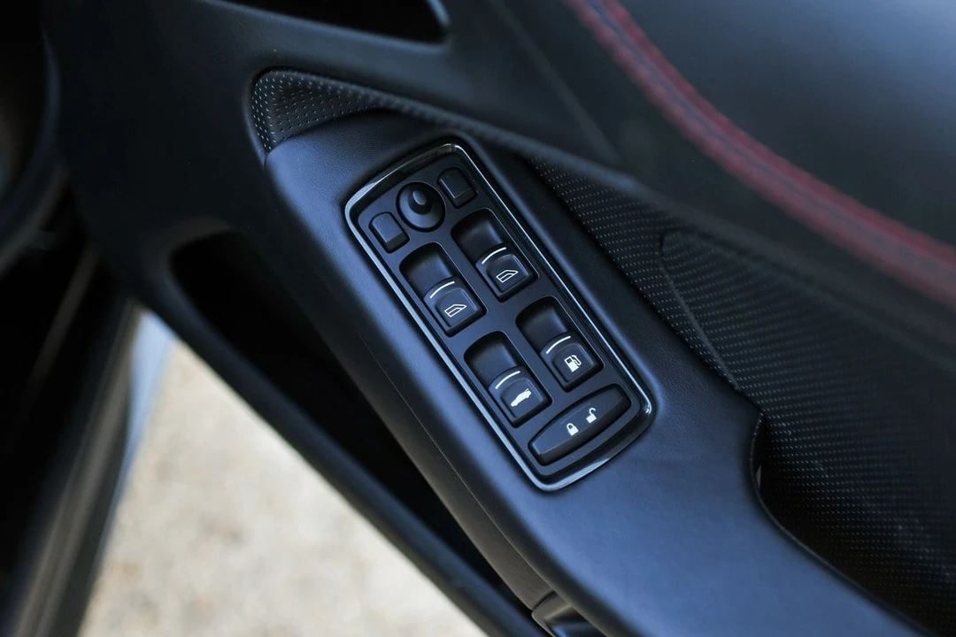 2015 Aston Martin Vanquish 2nd Gen - Image 25 of 30
