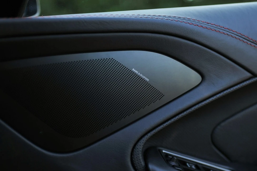 2015 Aston Martin Vanquish 2nd Gen - Image 26 of 30