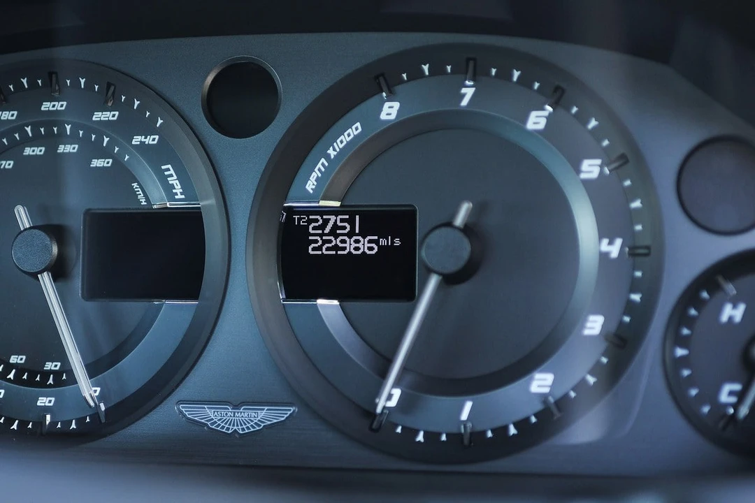 2015 Aston Martin Vanquish 2nd Gen - Image 12 of 30