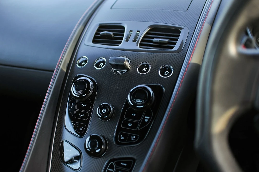 2015 Aston Martin Vanquish 2nd Gen - Image 8 of 30