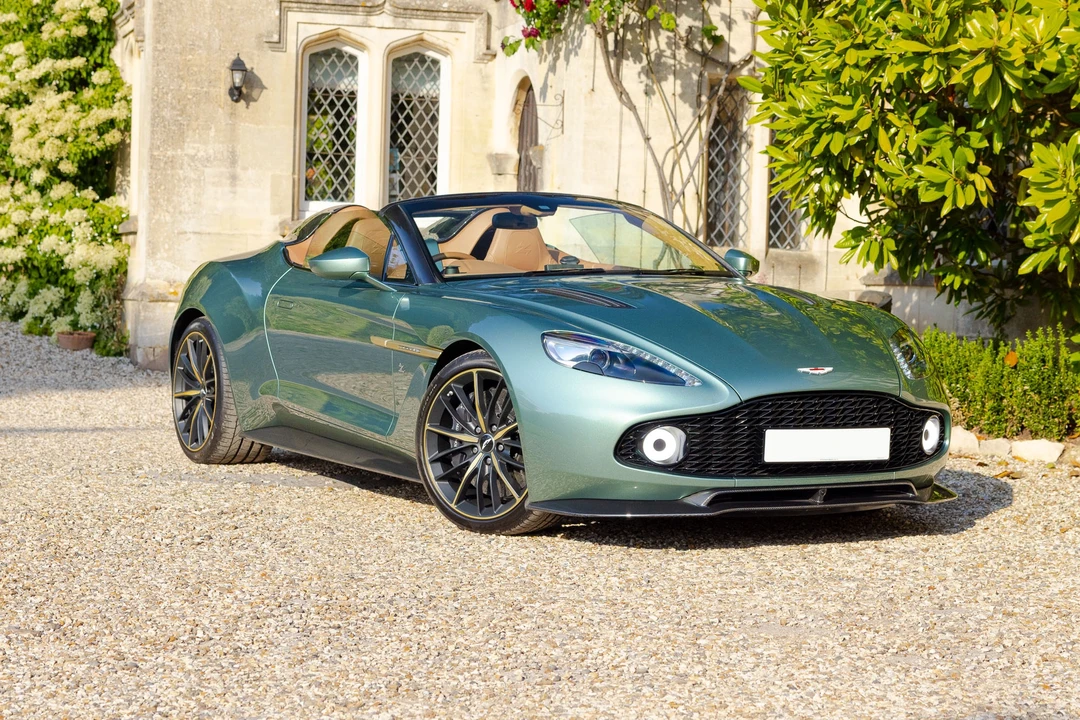 2015 Aston Martin Vanquish 2nd Gen - Image 13 of 16